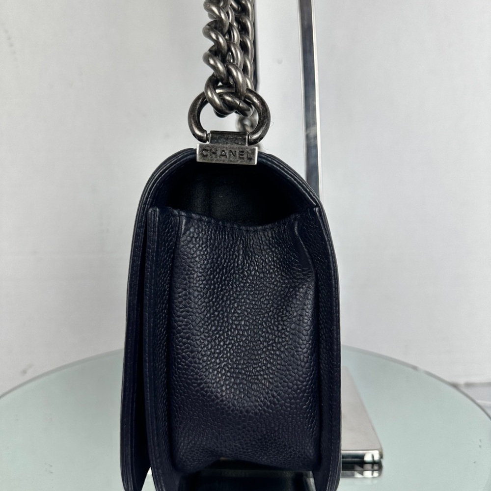 CHANEL BOY CAVIAR LEATHER Chain Shoulder Bag Navy Medium & Chanel & LV wallet - Picture 7 of 17